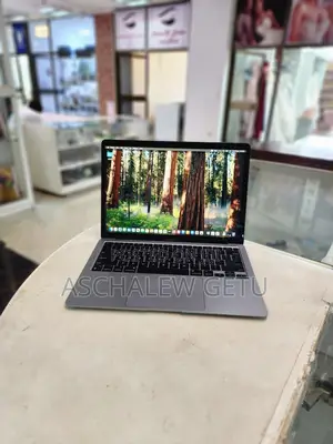 New Laptop Apple MacBook Pro 2022 M2 16GB Apple M1 Pro SSD 256GB