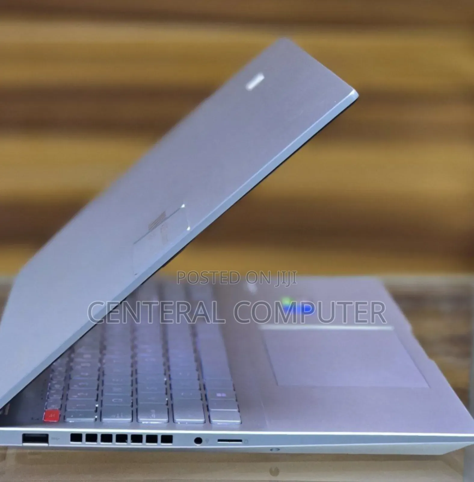 New Laptop Asus VivoBook E12 E203NA 16GB Intel Core I7 SSD 512GB
