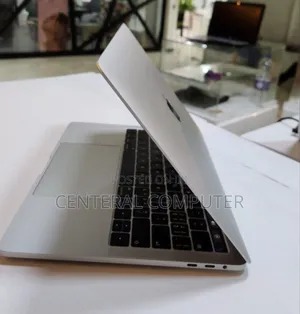 Photo - New Laptop Apple MacBook 2018 8GB Intel Core I5 SSD 256GB