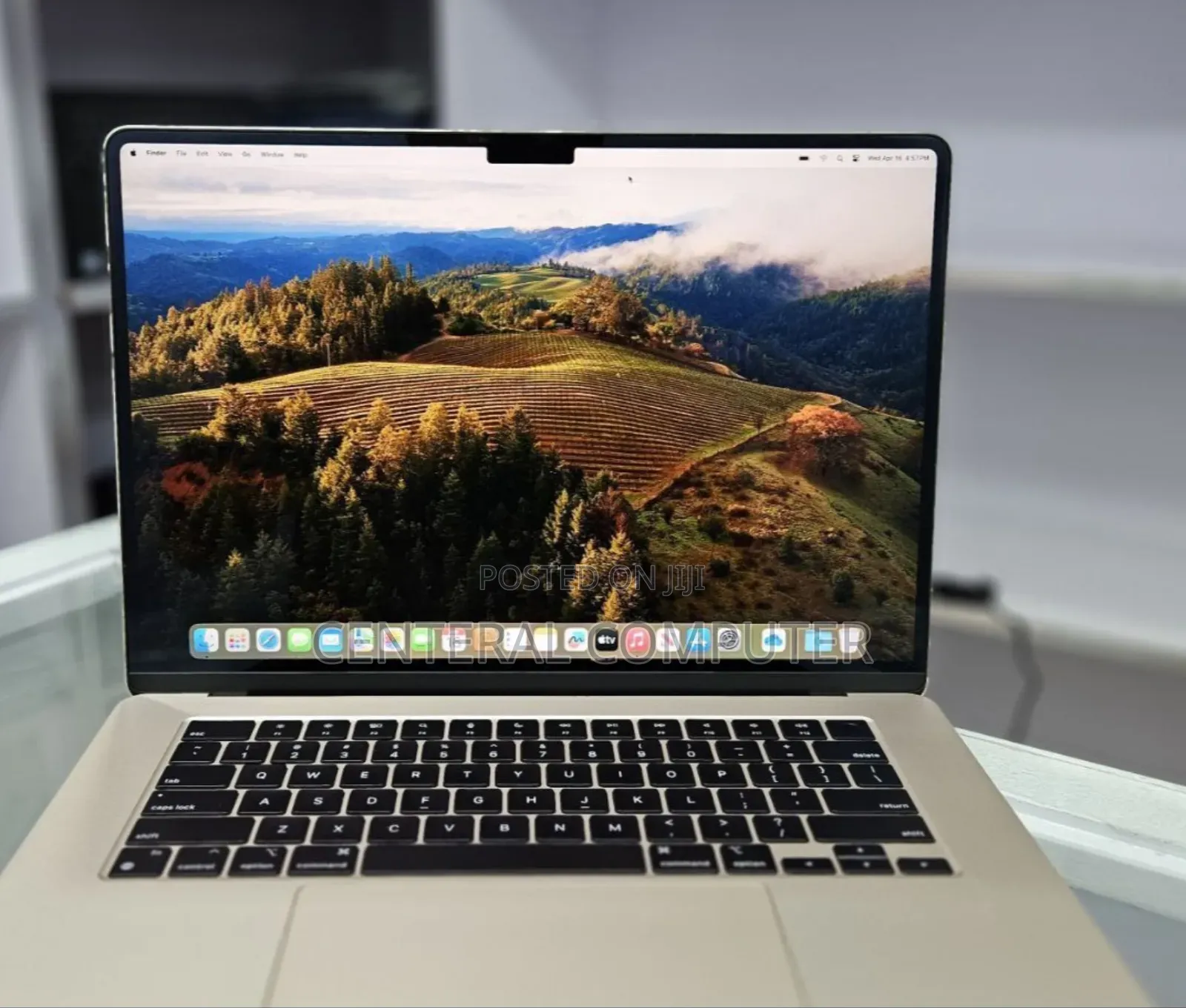 New Apple MacBook Air 2024 M3 13-Inch 8GB Intel Core Ultra 9 SSD 256GB