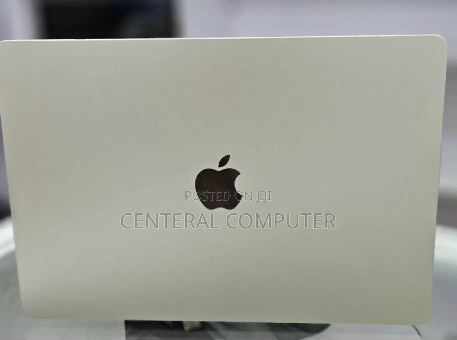 New Apple MacBook Air 2024 M3 13-Inch 8GB Intel Core Ultra 9 SSD 256GB