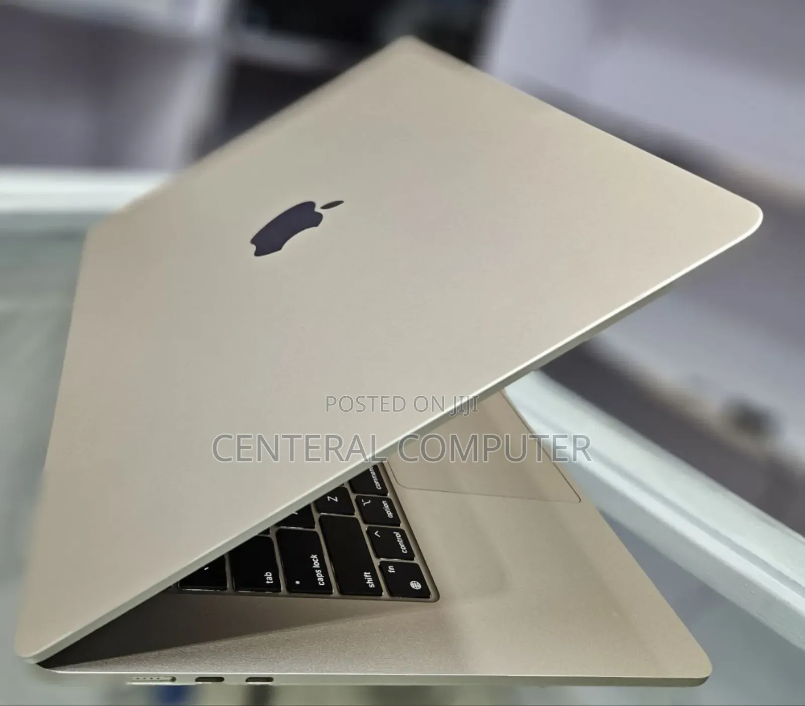 New Apple MacBook Air 2024 M3 13-Inch 8GB Intel Core Ultra 9 SSD 256GB