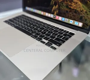 New Apple MacBook Air 2024 M3 13-Inch 8GB Intel Core Ultra 9 SSD 256GB