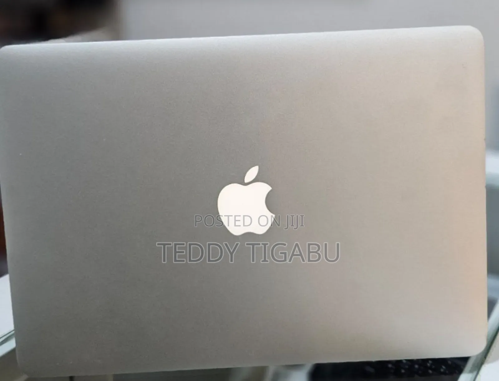 New Laptop Apple MacBook Pro 4GB Intel Core I5 SSD 128GB