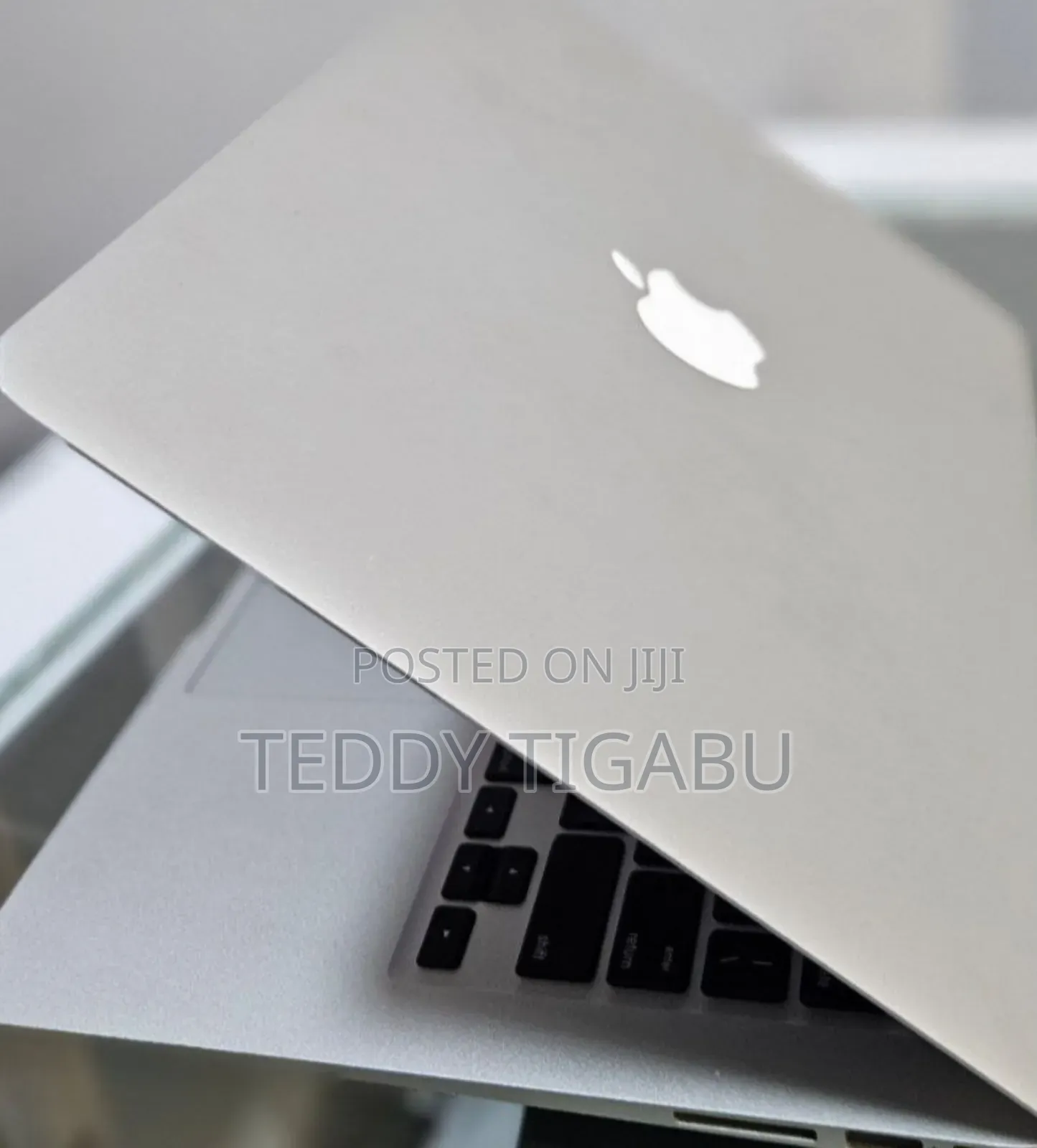 New Laptop Apple MacBook Pro 4GB Intel Core I5 SSD 128GB