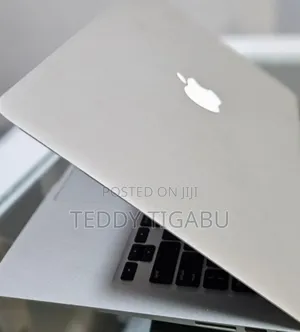 New Laptop Apple MacBook Pro 4GB Intel Core I5 SSD 128GB