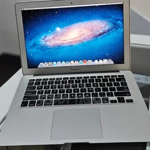 New Laptop Apple MacBook Pro 4GB Intel Core I5 SSD 128GB