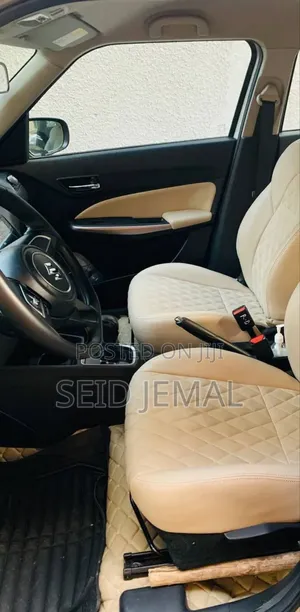 Suzuki Swift 2021 Silver