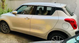 Suzuki Swift 2021 Silver