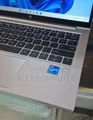 New Laptop HP EliteBook 830 G8 8GB Intel Core I5 SSD 512GB