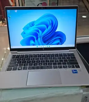 New Laptop HP EliteBook 830 G8 8GB Intel Core I5 SSD 512GB