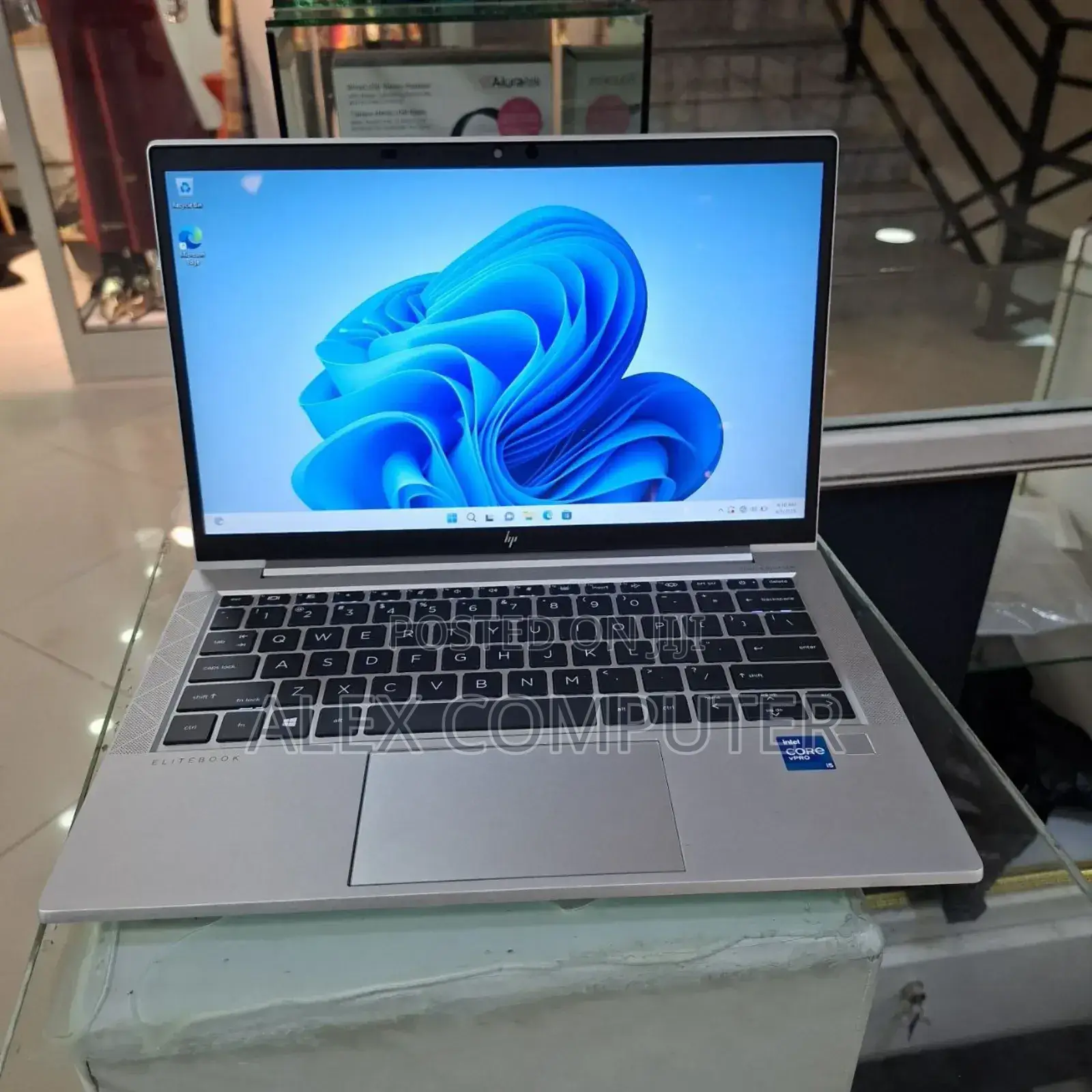 New Laptop HP EliteBook 830 G8 8GB Intel Core I5 SSD 512GB