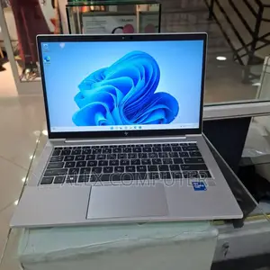 New Laptop HP EliteBook 830 G8 8GB Intel Core I5 SSD 512GB