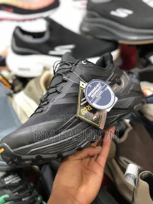 Columbia High Quality Sport and Casual Senaker