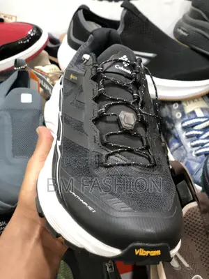 Columbia Black X White Sporty Sneaker