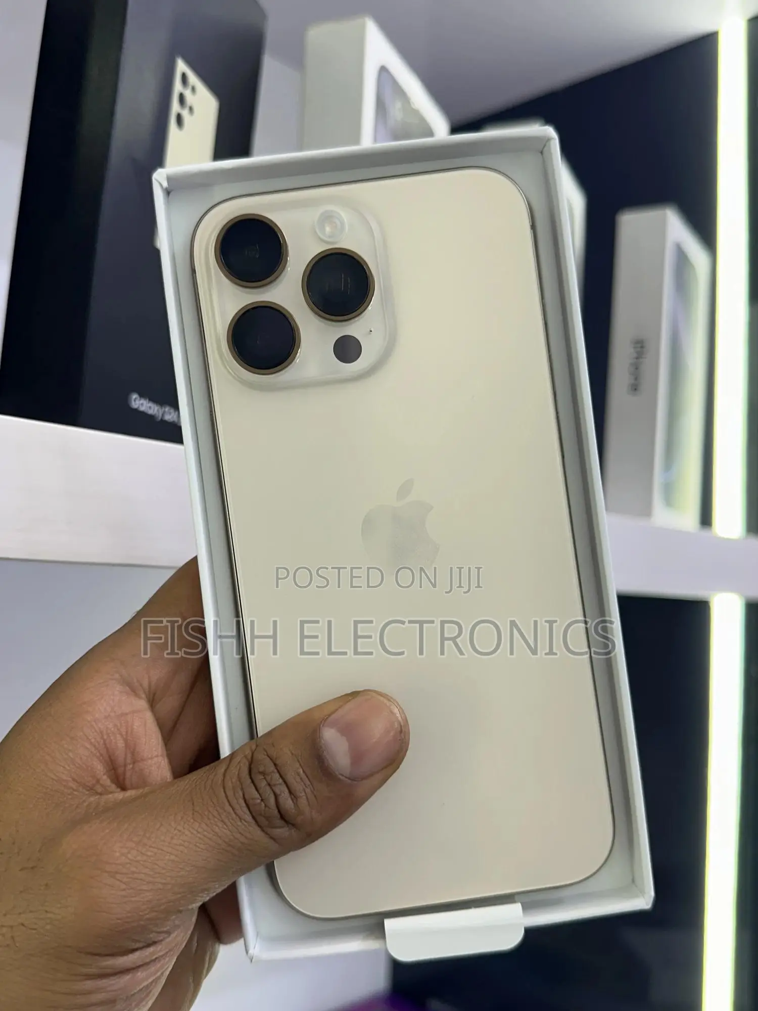 New Apple iPhone 16 Pro 256 GB Gold