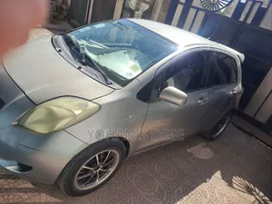Photo - Toyota Yaris 2007 Silver