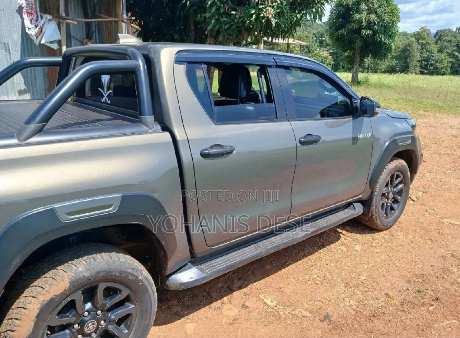 Toyota Hilux 2023 Gray