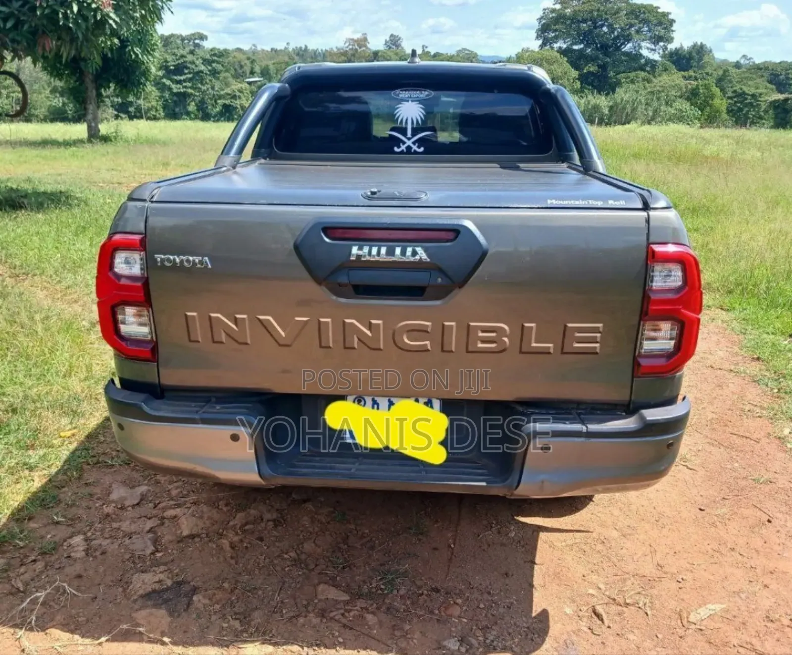 Toyota Hilux 2023 Gray