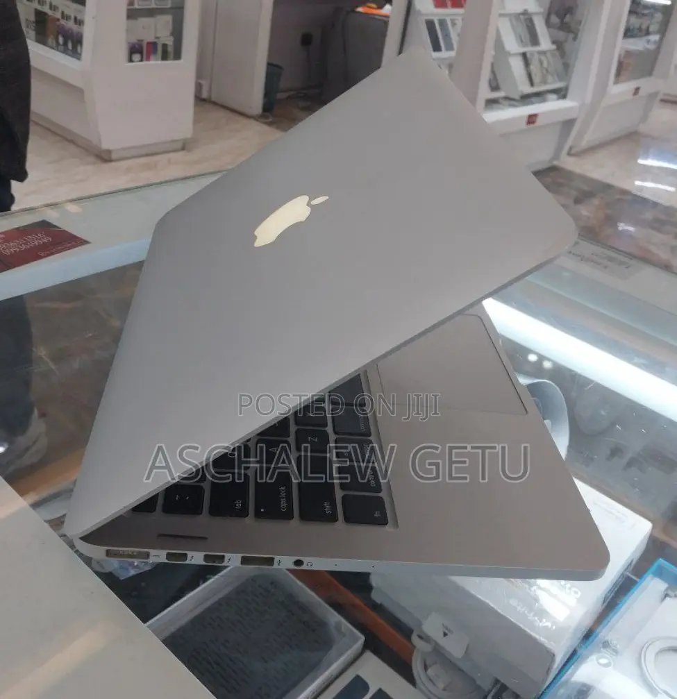 New Laptop Apple MacBook Pro 2015 16GB Intel Core I5 SSD 512GB