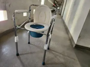 Medic Equipment in Ethiopia Commode Chair營業toilet Chair