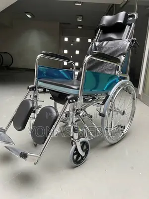 Toilet With Push-Wheel Wheelchair0፩wheelchairط隸wheelchair
