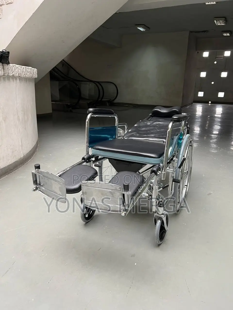 Toilet Wheelchair Can Be Adjusted to 90°~ 180°Flat-Lying