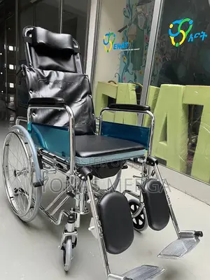 Toilet Wheelchair Can Be Adjusted to 90°~ 180°Flat-Lying