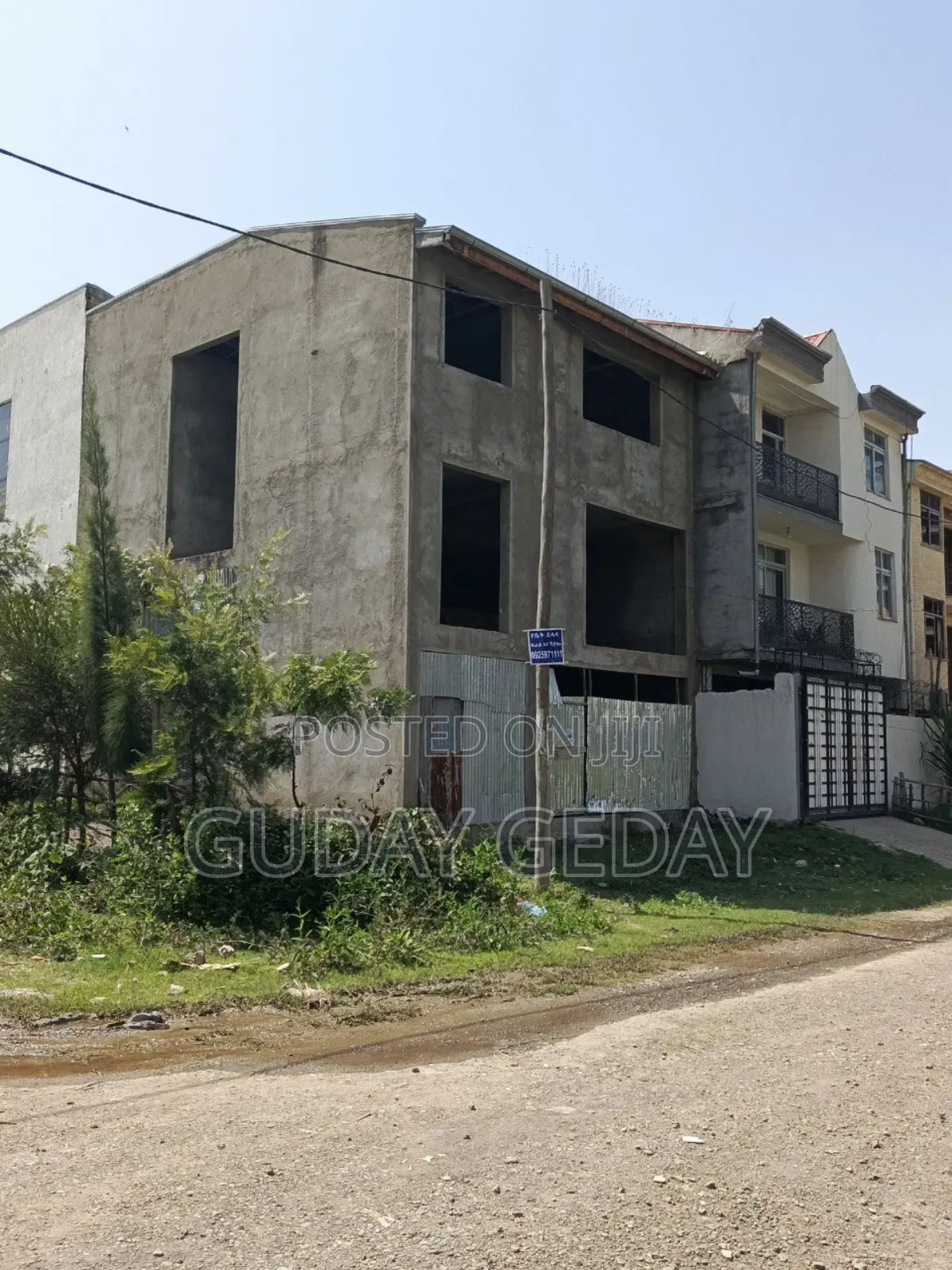 5bdrm Block of Flats in Akaky Kaliti for sale