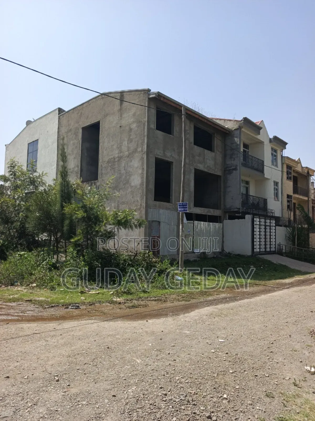 5bdrm Block of Flats in Akaky Kaliti for sale