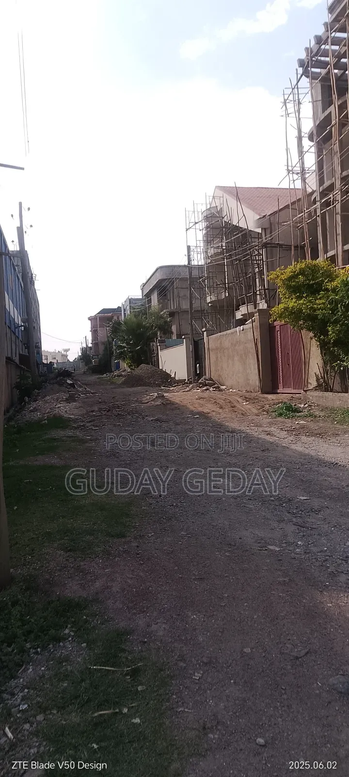 5bdrm Block of Flats in Akaky Kaliti for sale