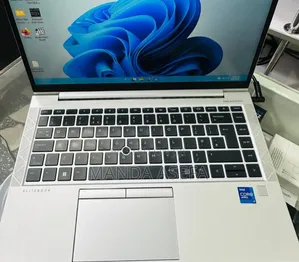 New Laptop HP EliteBook 830 G8 16GB Intel Core I7 SSD 512GB