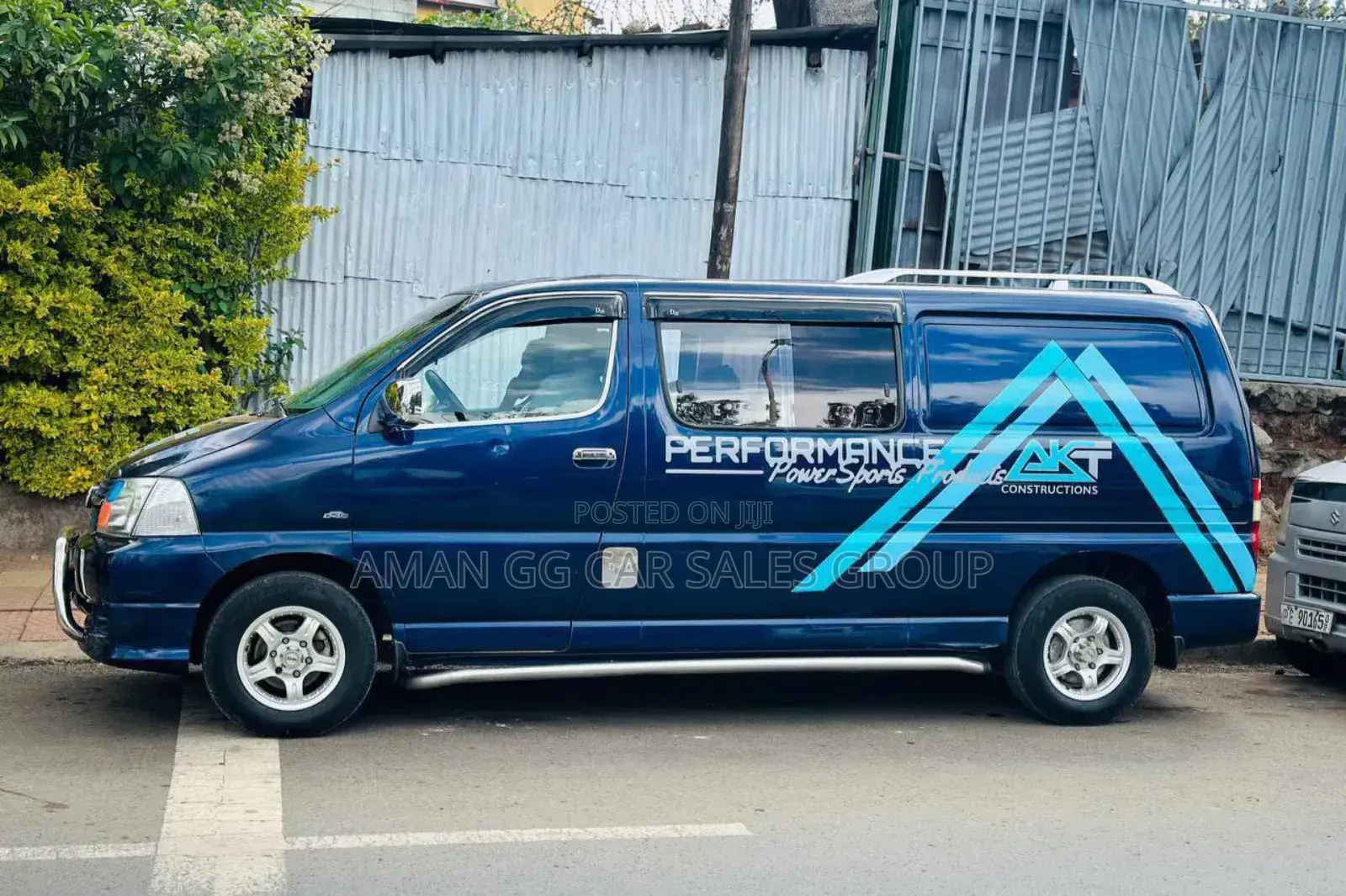 Toyota HiAce 2011 Blue