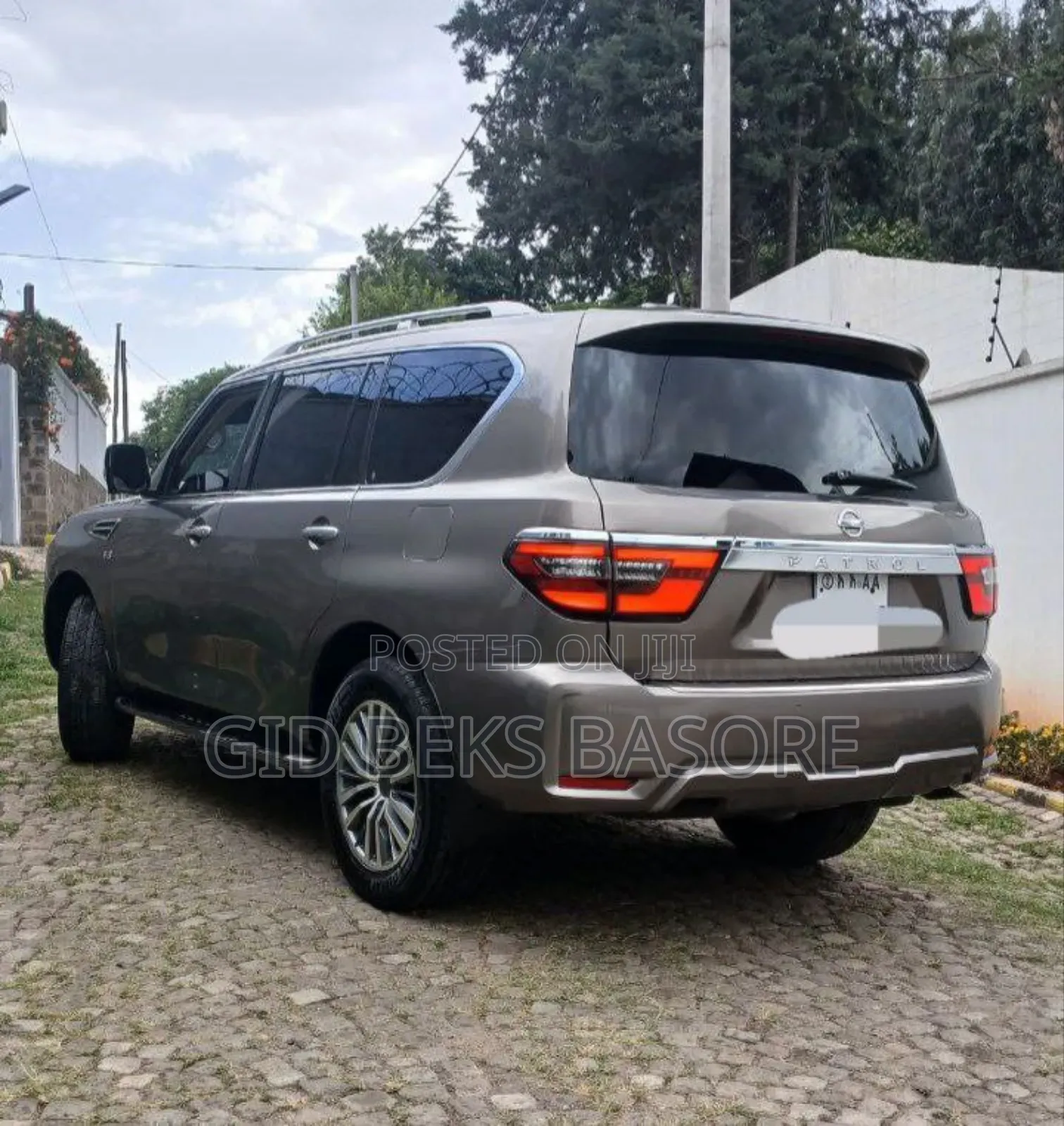 Nissan Patrol 2016 Brown