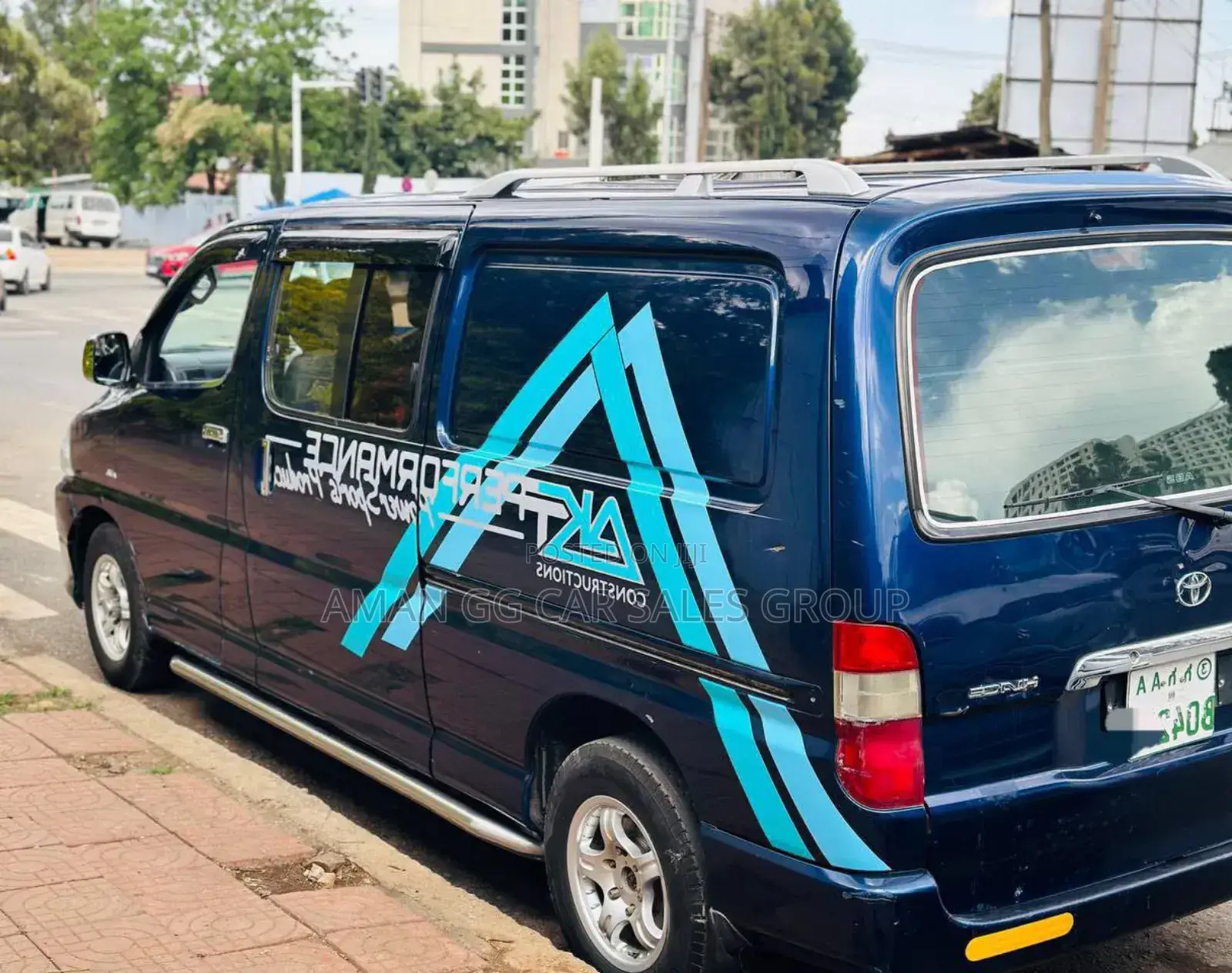 Toyota HiAce 2011 Blue