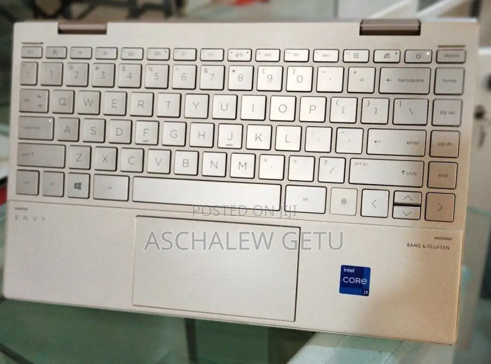 New Laptop HP Envy X360 8GB Intel Core I7 SSD 1T