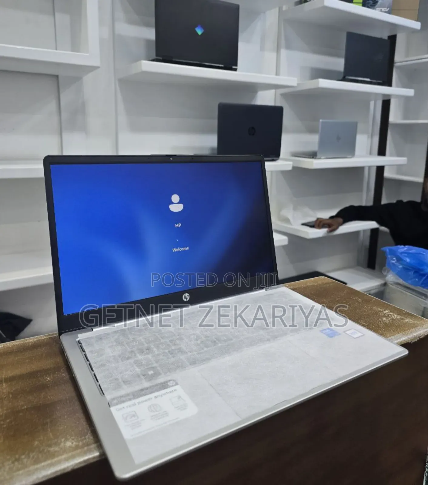 New Laptop HP EliteBook 840 10 12GB Intel Core I3 SSD 512GB