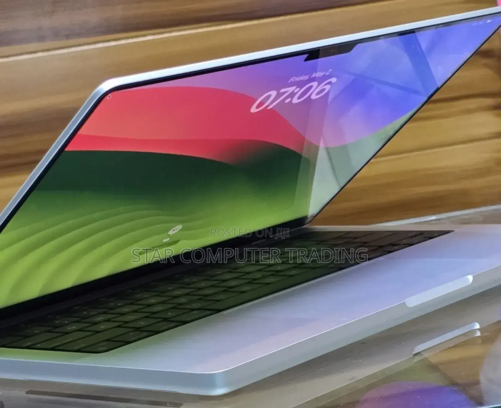 New Laptop Apple MacBook Pro 2023 M3 14-Inch 8GB Apple M3 Pro SSD 512GB