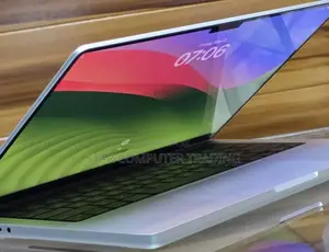 New Laptop Apple MacBook Pro 2023 M3 14-Inch 8GB Apple M3 Pro SSD 512GB