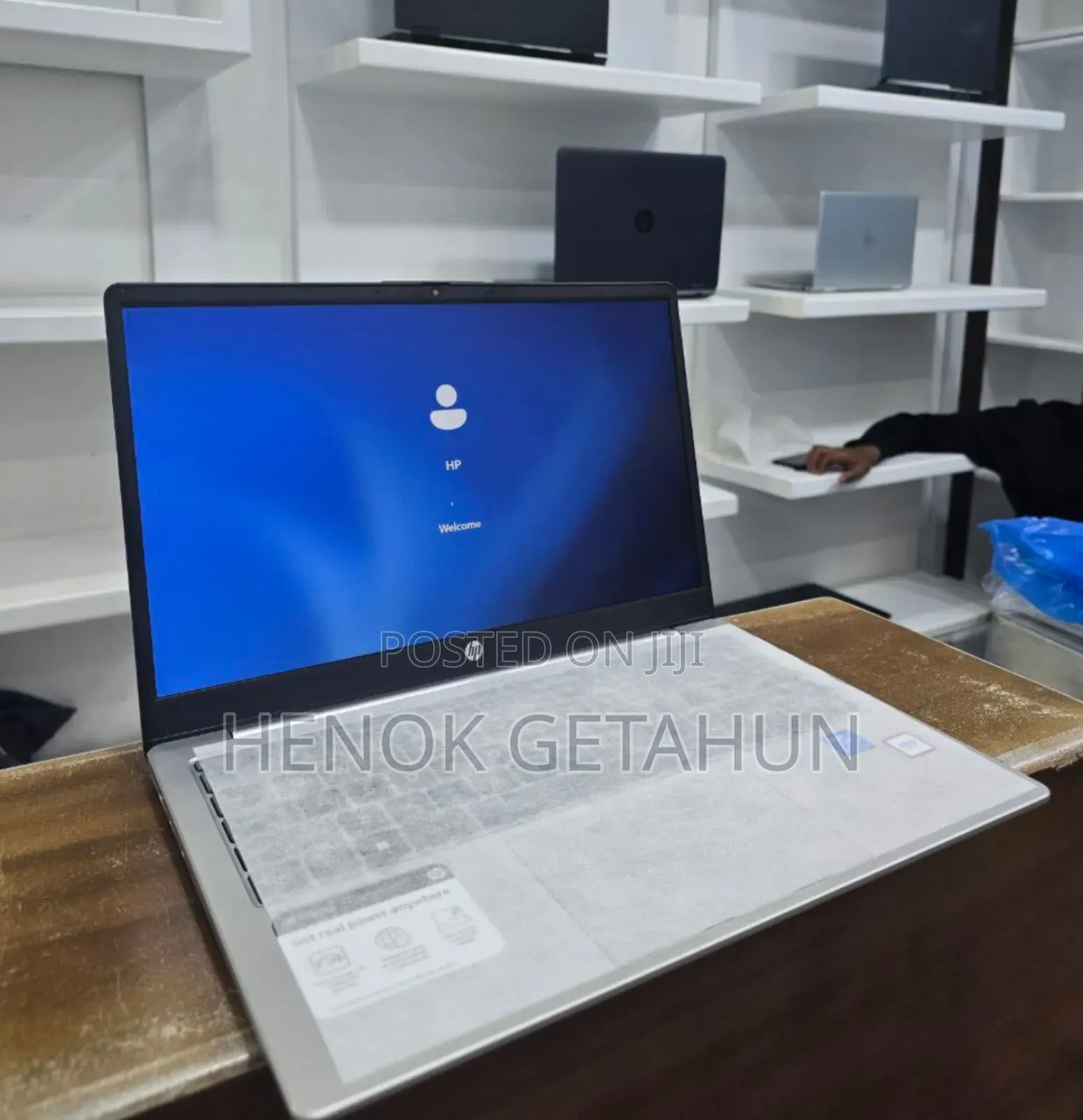 New Laptop HP 14-Dq1025cl 12GB Intel Core I3 SSD 512GB