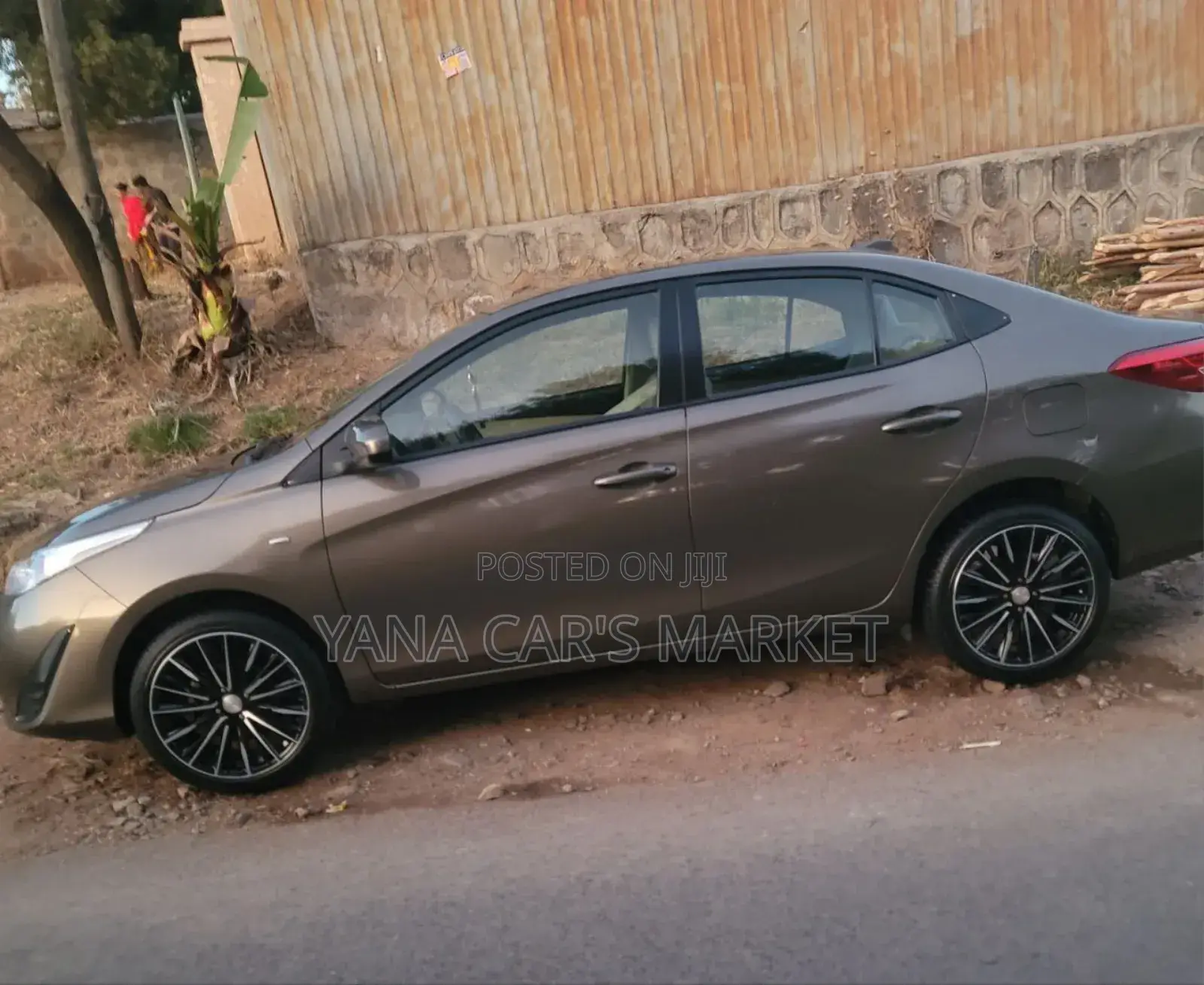 Toyota Yaris 2020 Gray