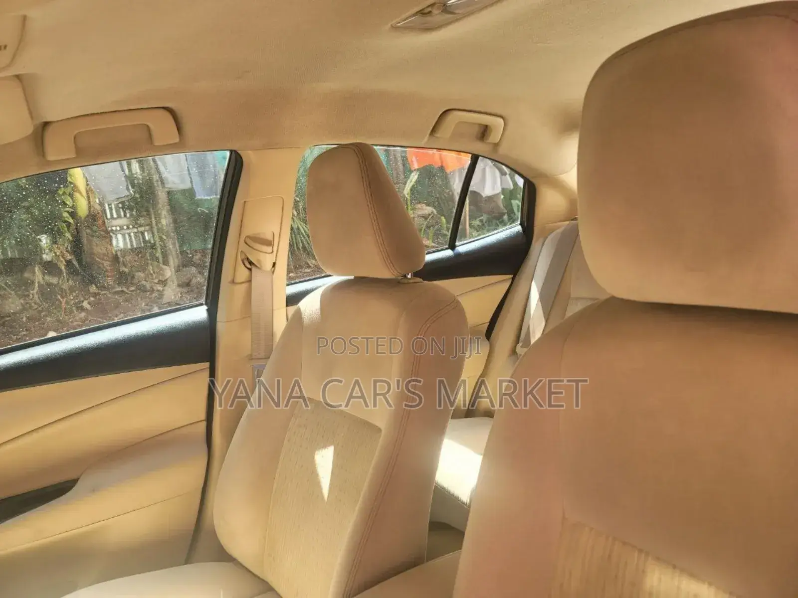 Toyota Yaris 2020 Gray