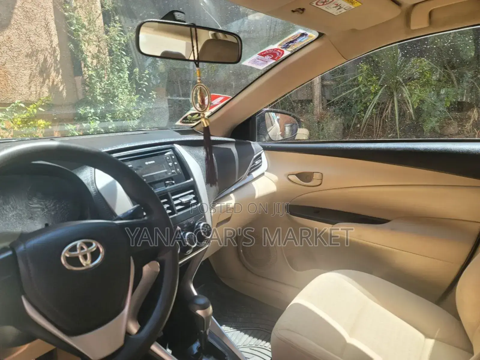 Toyota Yaris 2020 Gray