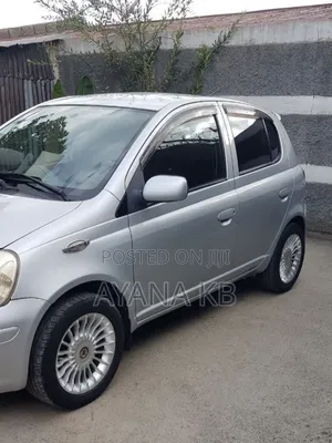 Photo - Toyota Vitz 2004 Silver