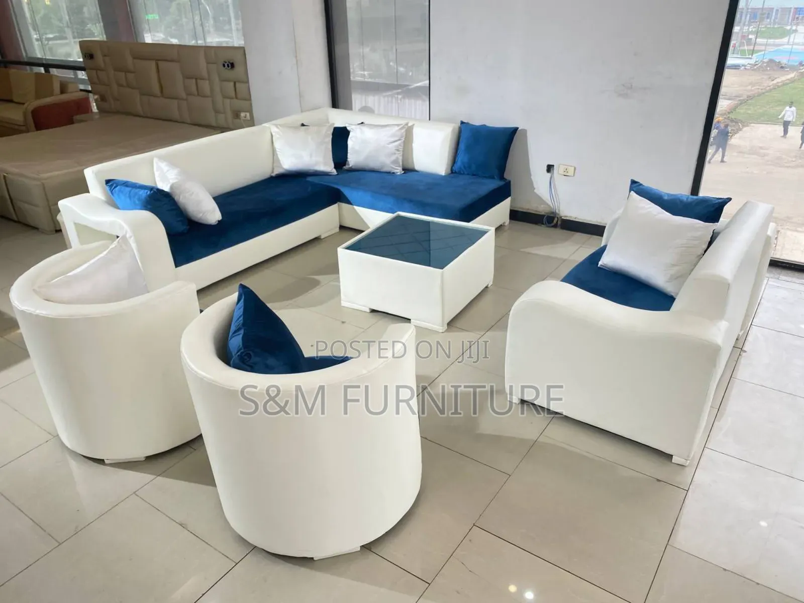 L Shape + 2 Seater+ 2 Mini King Size.