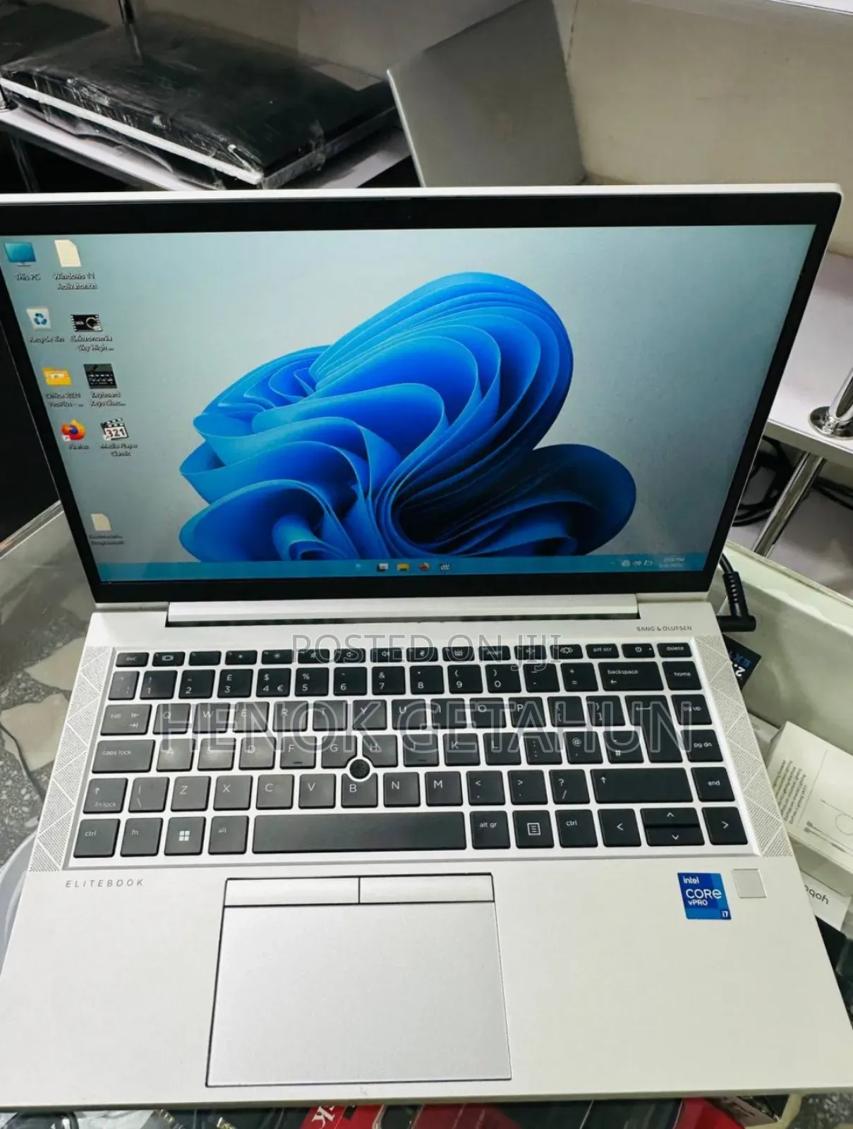 New Laptop HP EliteBook 830 16GB Intel Core I7 SSD 512GB