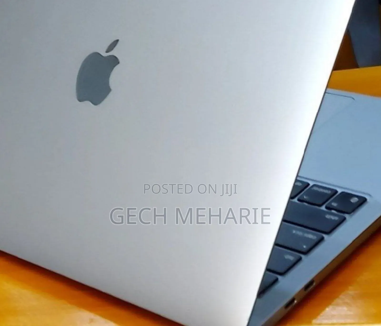 New Laptop Apple MacBook Pro 2022 M2 8GB Apple M2 SSD 512GB
