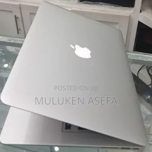 New Laptop Apple MacBook Pro 2017 8GB Intel Core I7 SSD 128GB