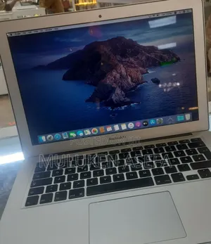 New Laptop Apple MacBook Pro 2017 8GB Intel Core I7 SSD 128GB