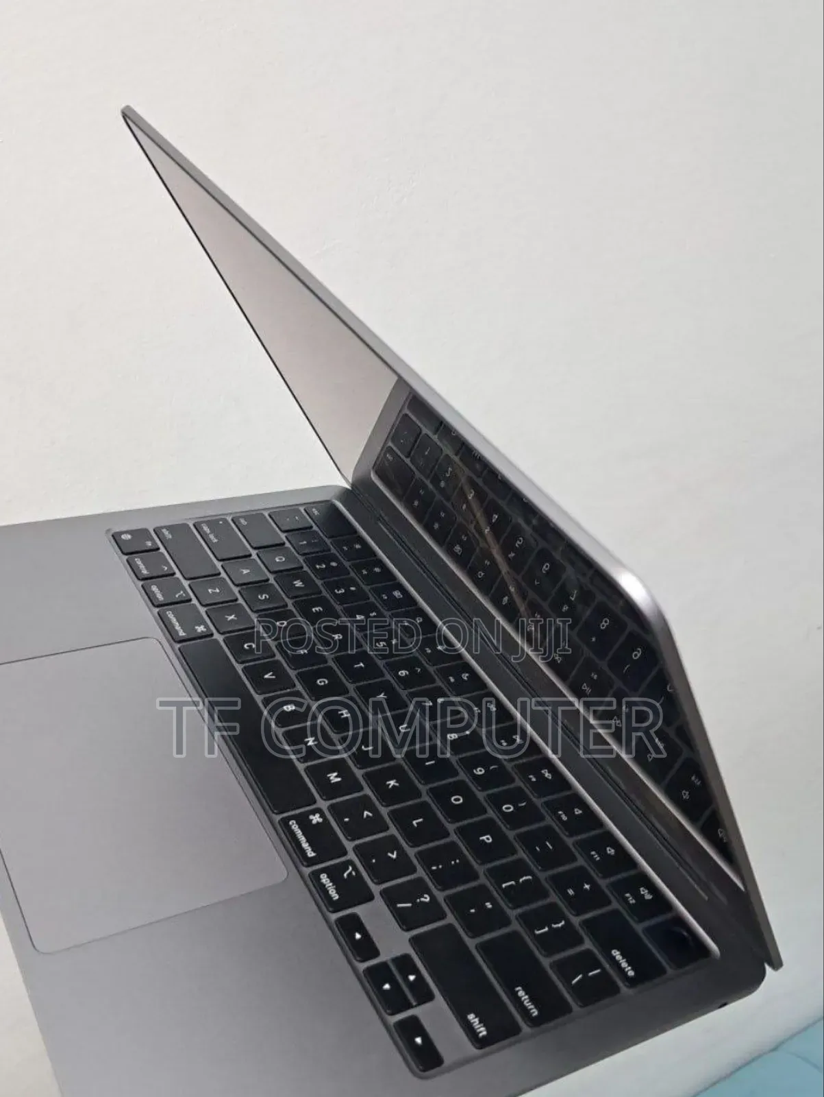 New Laptop Apple MacBook Air 2022 M2 8GB Apple M2 SSD 256GB